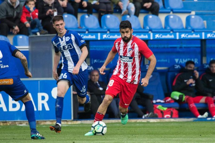 Diego Costa of Atletico de Madrid in action during the Santander League (LaLiga) match played in Mendizorroza Stadium between CD Alaves and Atlético de Madrid in Vitoria, Spain, at Abr 29th 2018. Photo: UGS VISION / AFP7