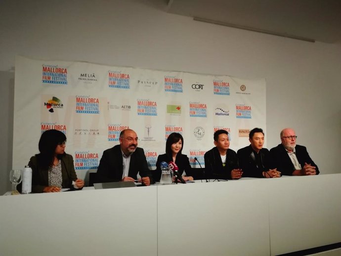 El conseller de Turismo y Deportes del Consell de Mallorca, Andreu Serra, durante la rueda de prensa de la Mallorca Film Comission.