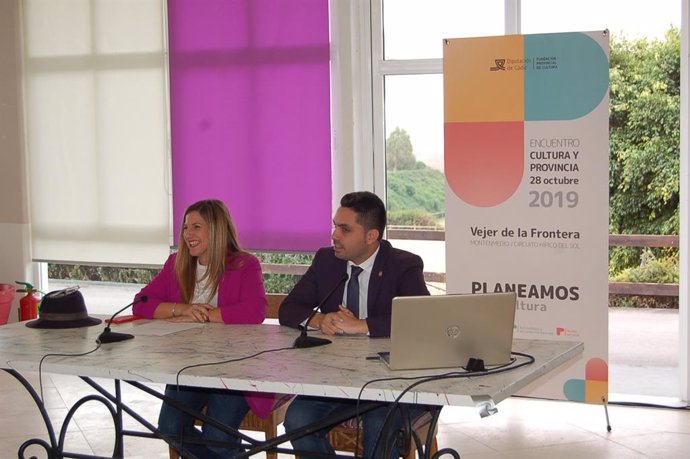 Irene García explica el proyecto cultura de Diputación a técnicos municipales