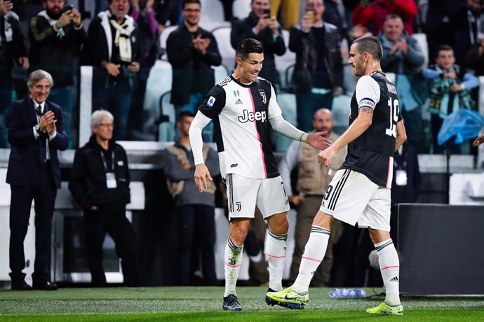 Cristiano Ronaldo celebra un gol con Leonardo Bonucci