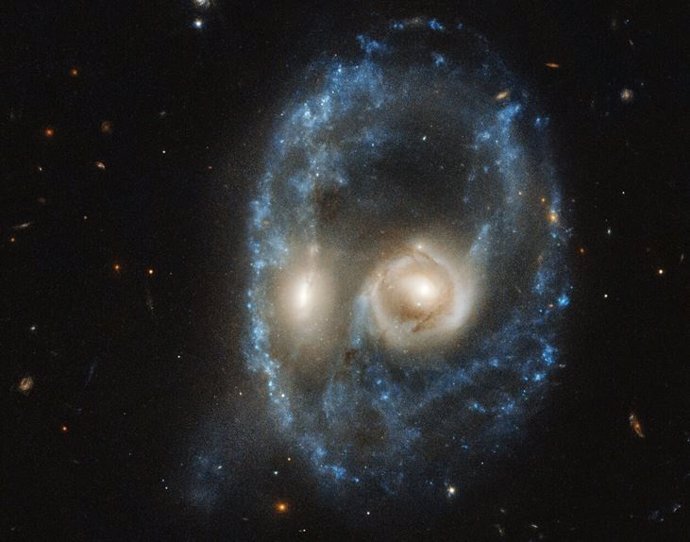 El telescopio Hubble se suma a Halloween con una fantasmal cara cósmica