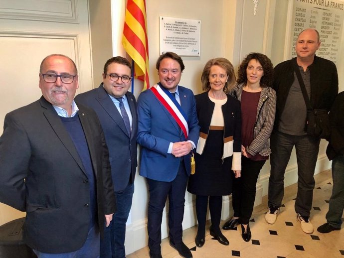 Commemoren amb una placa a 20 intellectuals catalans refugiats a Roissy-en-Brie (Frana)