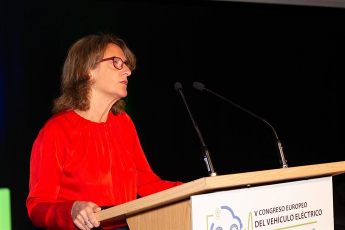 Teresa Ribera, ministra para la Transición Ecológica en funciones, durante la inauguración de la segunda jornada del 'V Congreso Europeo del Vehículo Eléctrico', celebrado en Madrid