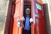Corbyn respalda el adelanto electoral tras cumplirse su exigencia de que no habrá Brexit sin acuerdo