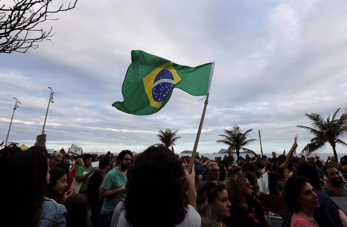 Manifestación para pedir la protección de la Amazonia in Rio de Janeiro