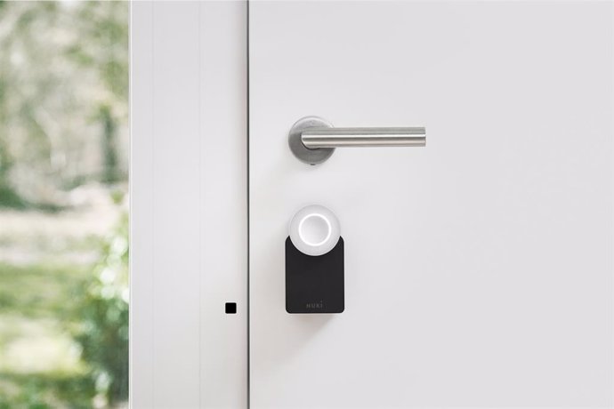 Las cerraduras inteligentes Nuki Smart Lock 2.0 convierten el 'smartphone' en un