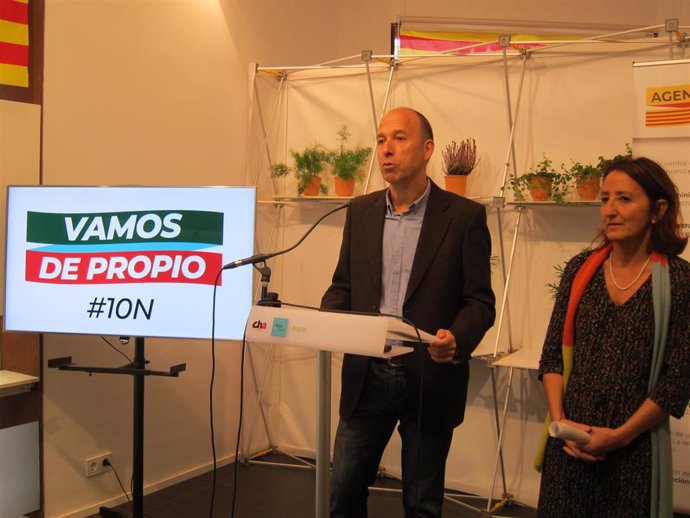 Carmelo Asensio y Ana Caudevilla, de Más País-CHA-Equo, presentan sus propuestas electorales.