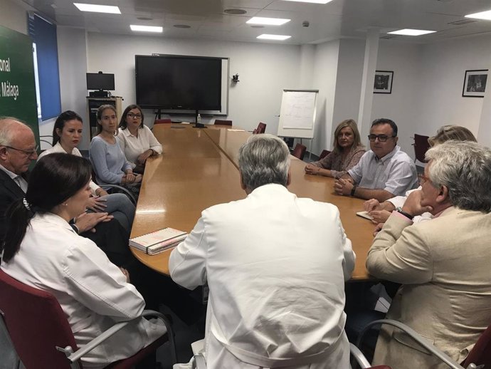 Reunión de la dirección gerencia del Hospital Regional Universitario de Málaga con asociaciones de pacientes pediátricos de oncología