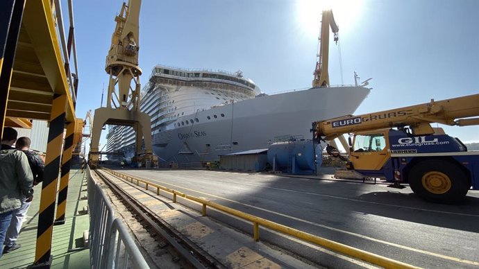 El Oasis of the Seas se renueva en los astilleros de Cádiz