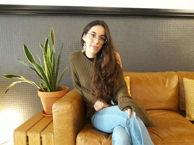 Carolina, joven que ha crecido en una familia de acogida