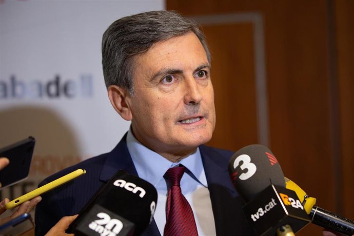 Pedro Saura, Secretario De Estado De Infraestructuras, Transporte Y Vivienda, Atiende A Los Medios Durante La Jornada De Expansión