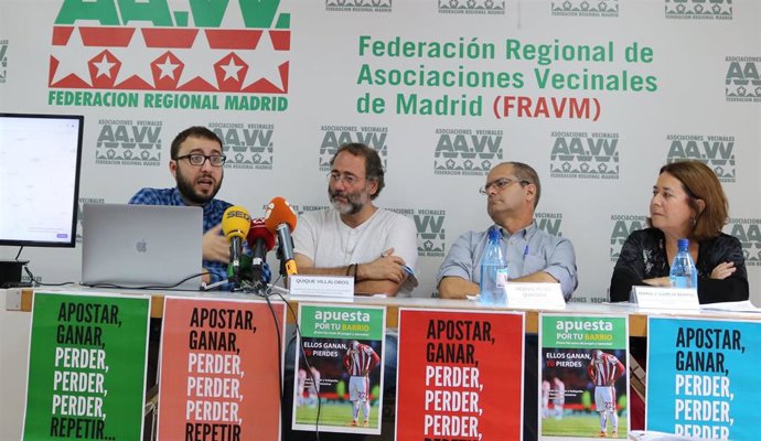 Representantes de la FRAVM exponen un informe sobre la presencia de locales y casas de apuestas en la capital.