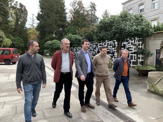 El secretario general del PSdeG, Gonzalo Caballero, en su visita a Caldas de Reis