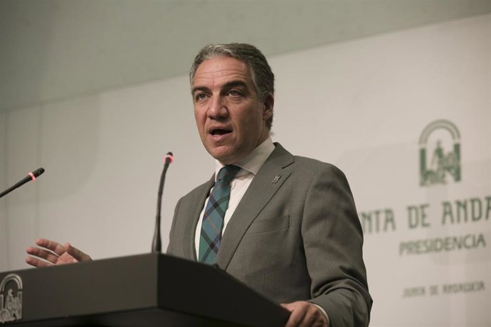 El consejero de la Presidencia, Elías Bendodo, este martes en la comparecencia posterior a la reunión del Consejo de Gobierno. 