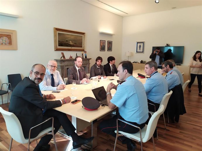 El conseller Miquel Buch con el secretario de Interior, Brauli Duart; el director general de los Mossos, Pere Ferrer; el jefe de gabinete de interior, Pep Montané; el comisario jefe del cuerpo, Eduard Sallent; el comisario David Boneta y mandos de Mosso