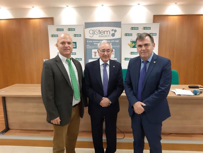 Firma del convenio entre Gistem Research y Caja Rural de Gijón