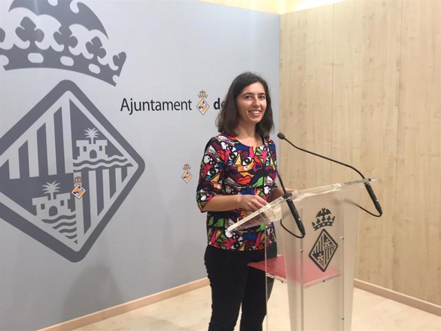 Neus Truyol, tras la Gerencia de Urbanismo de Cort.