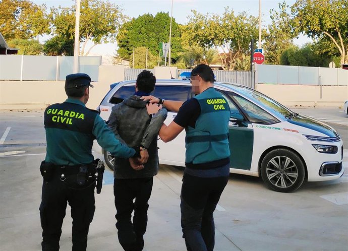 La Guardia Civil detiene a un peligroso y escurridizo delincuente por cometer varios robos con violencia en Torre Pacheco