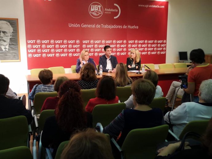 María Luisa Faneca, Sebastián Donaire y Carmen Castilla, en un acto en Huelva.