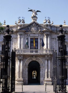 Fachada del Rectorado de la Universidad de Sevilla.