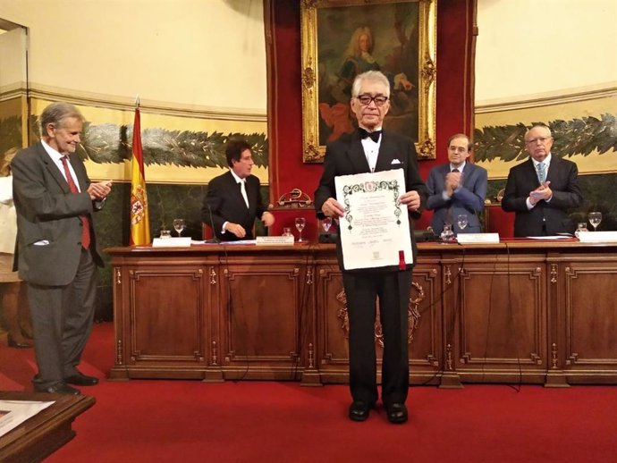 El doctor Tasuku Honjo, Premio Nobel de Medicina 2018, recibe el premio Fernández-Cruz y la medalla de académico de honor electo de la Real Academia Nacional de Medicina