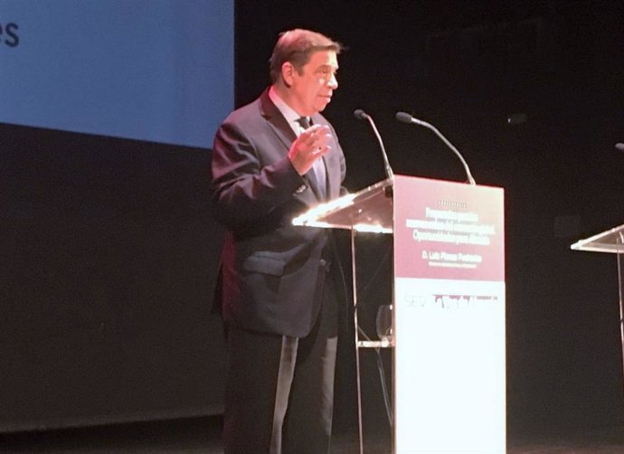 Planas prevé un buen futuro a la exportaciones agrícolas pese a "incidentes de r