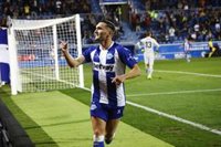 Un misil de Lucas Pérez detiene al Atleti