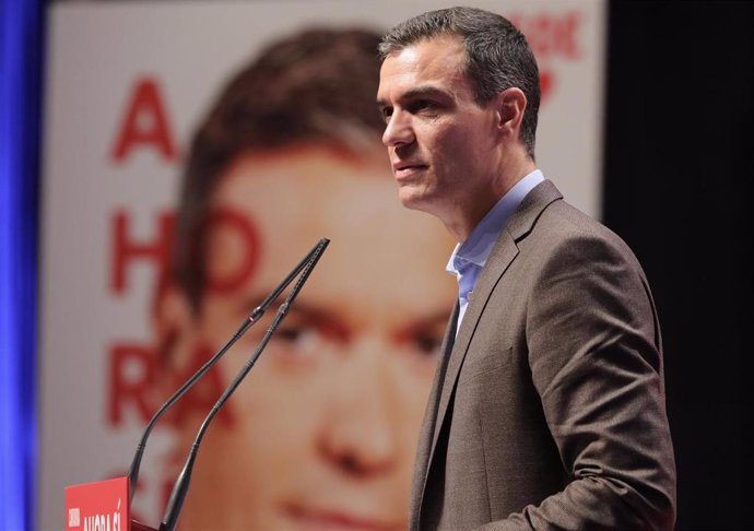 El presidente del Gobierno en funciones, Pedro Sánchez, en un mitin en Santander