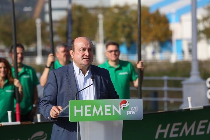 El presidente del EBB del PNV, Andoni Ortuzar, en un acto de precampaña celebrado en Bilbao