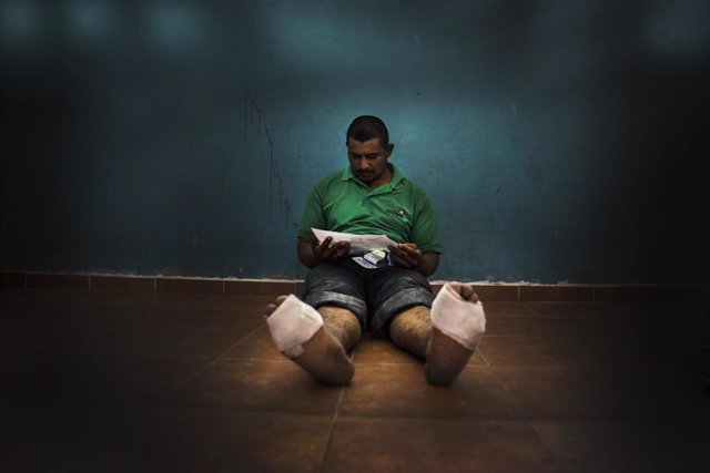 Migrante en un albergue en México