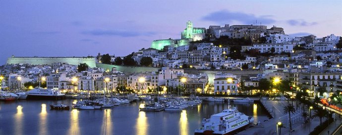 Ibiza, turismo, alojamiento, vacaciones, turistas,