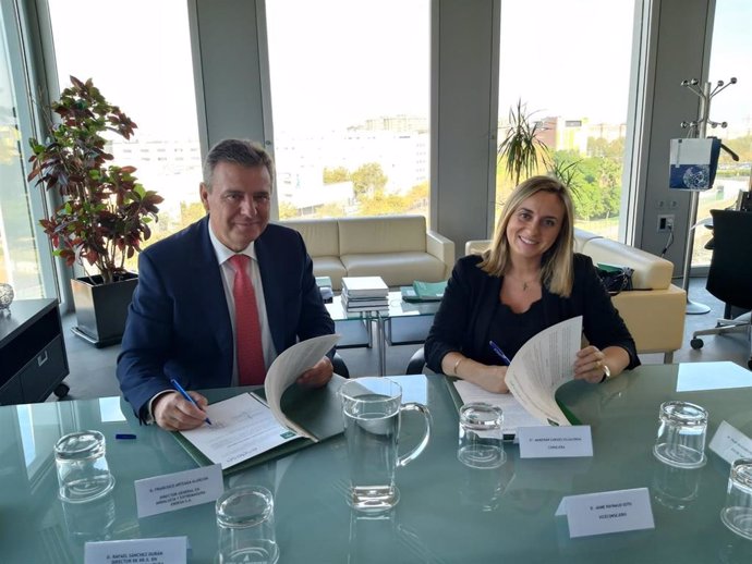 Firma de protocolo entre la Junta de Andalucía y Endesa.