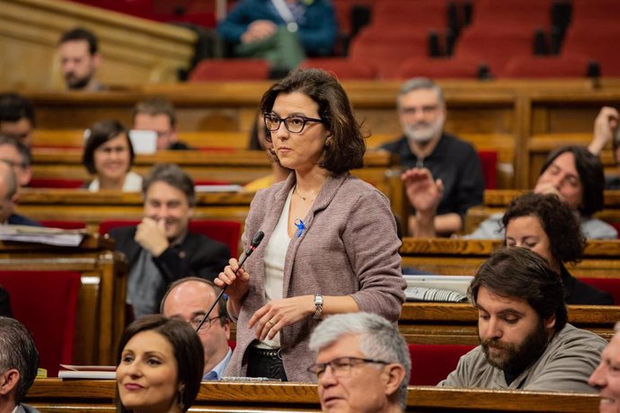 La portavoz socialista en el Parlament de Cataluña, Eva Granados, durante su intervención desde su escaño en el pleno, en una imagen de recurso