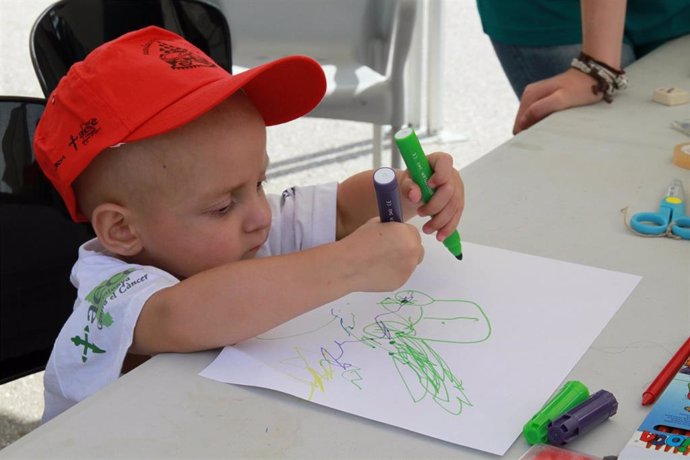 Un Niño Con Cáncer Participa En La Jornada Lúdica En El Circuit De Montmeló
