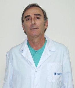 El Dr. Julio Álvarez, nuevo miembro de la Unidad de la Mujer del Hospital Ruber Internacional.