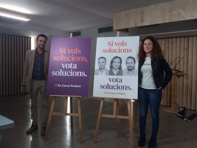 Jaume Asens y Aina Vidal (ECP) con el lema de la campaña del 10N