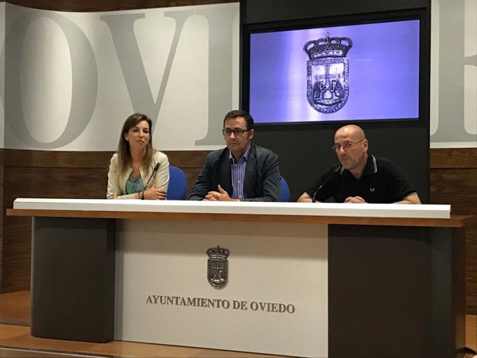 Lourdes García, José Luis Costillas y Celestino Varela durante la presentación del programa.
