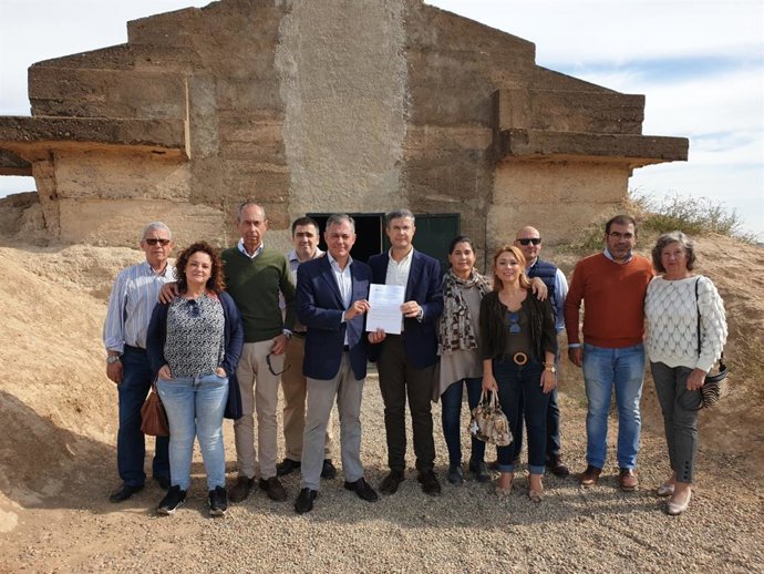 Los populares en el dolmen de La Pastora