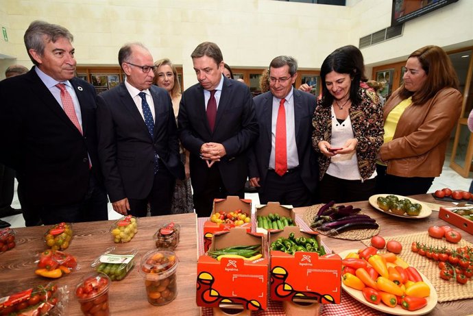 Granada.- Planas destaca la gestión "eficiente y sostenible" de las explotacione