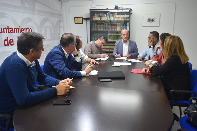 Reunión en Lepe de alcaldes costeros para abordar el problema del chabolismo.