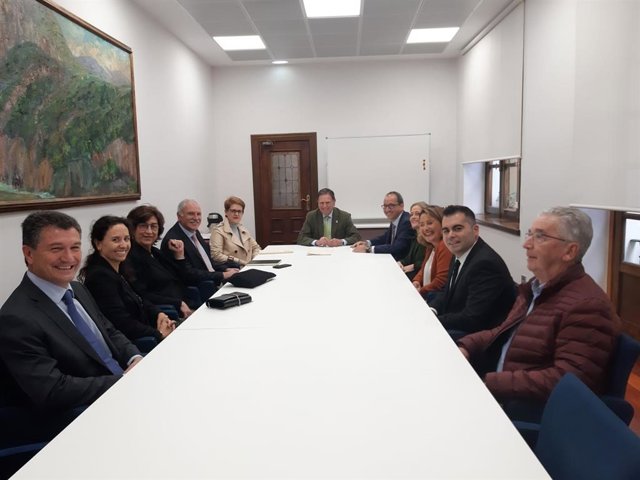 Reunión entre el alcalde de Oviedo y la Asociación de Empresa Familiar de Asturias