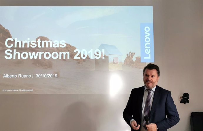 Lenovo presenta su catálogo navideño con el despertador inteligente y la familia