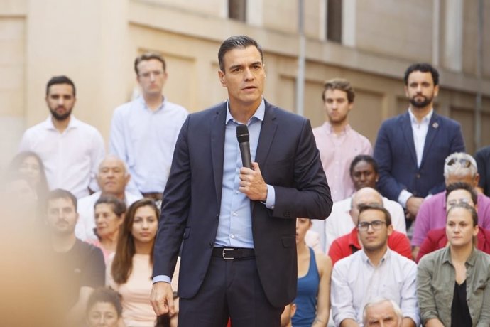 El president del Govern en funcions i candidat socialista, Pedro Sánchez, en l'acte electoral a Palma.