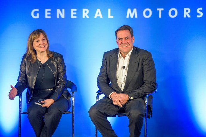 Mary Barra, consejera delegada de General Motors y Mark Reuss, presidente de General Motors