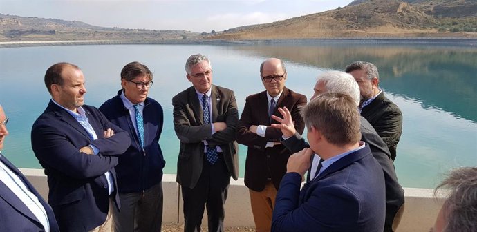 Arturo Aliaga y Joaquín Olona asisten a la puesta en funcionamiento de la modernización de regadío de la Comunidad de Regantes del Sector VII del Canal del Flumen.