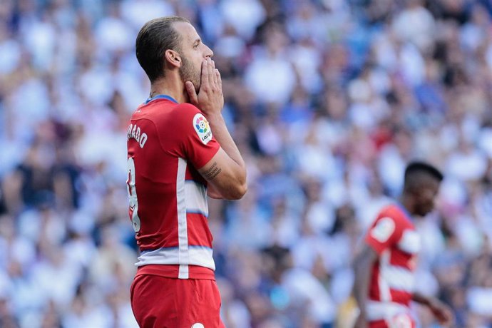 Roberto Soldado, en un partido con el Granada CF.