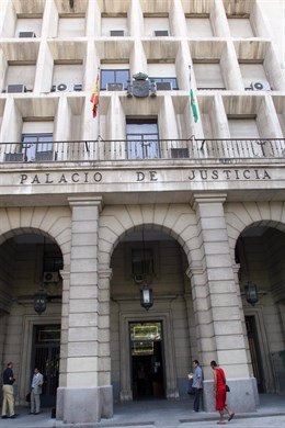 Exterior de la Audiencia Provincial de Sevilla