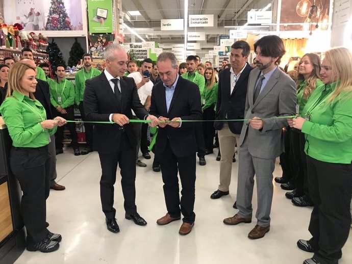 Inauguración de la nueva tienda de Leroy Merlín de Palencia.