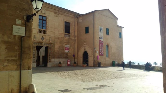 Palau episcopal a Palma, seu del bisbat i museu dioces.