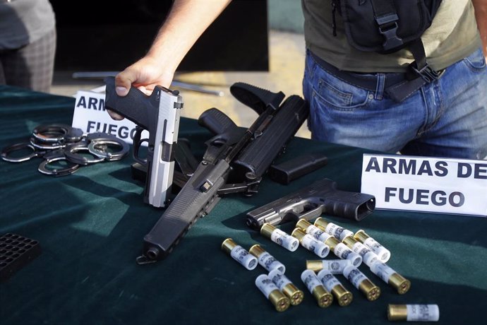Armas confiscadas por la Policía de Perú en Lima
